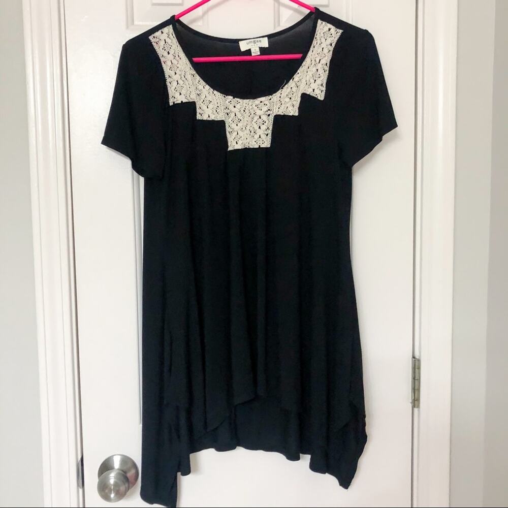 UMGEE • Black + Cream Crochet Short Sleeve Tunic Top